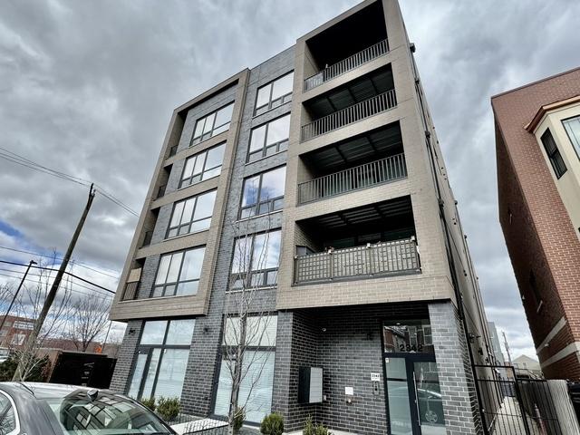 Property Image for 2342 W Adams St Unit 301