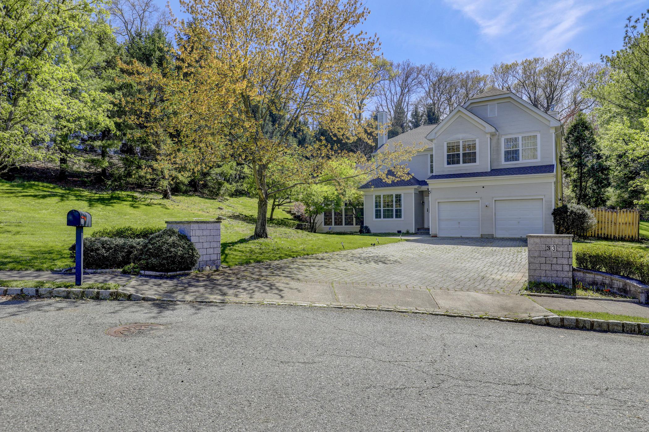 Property Image for 33 Berkley Ct