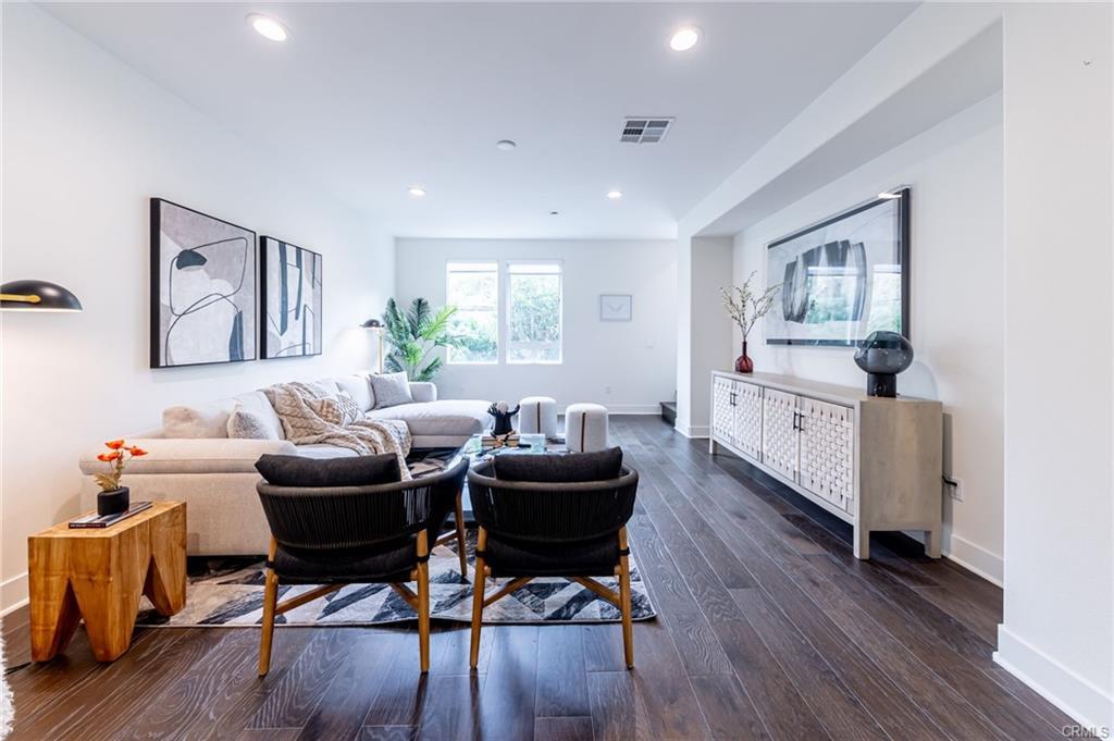 Property Image for 5134 Melrose Ave.
