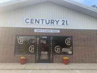CENTURY 21 Town & Country Realty