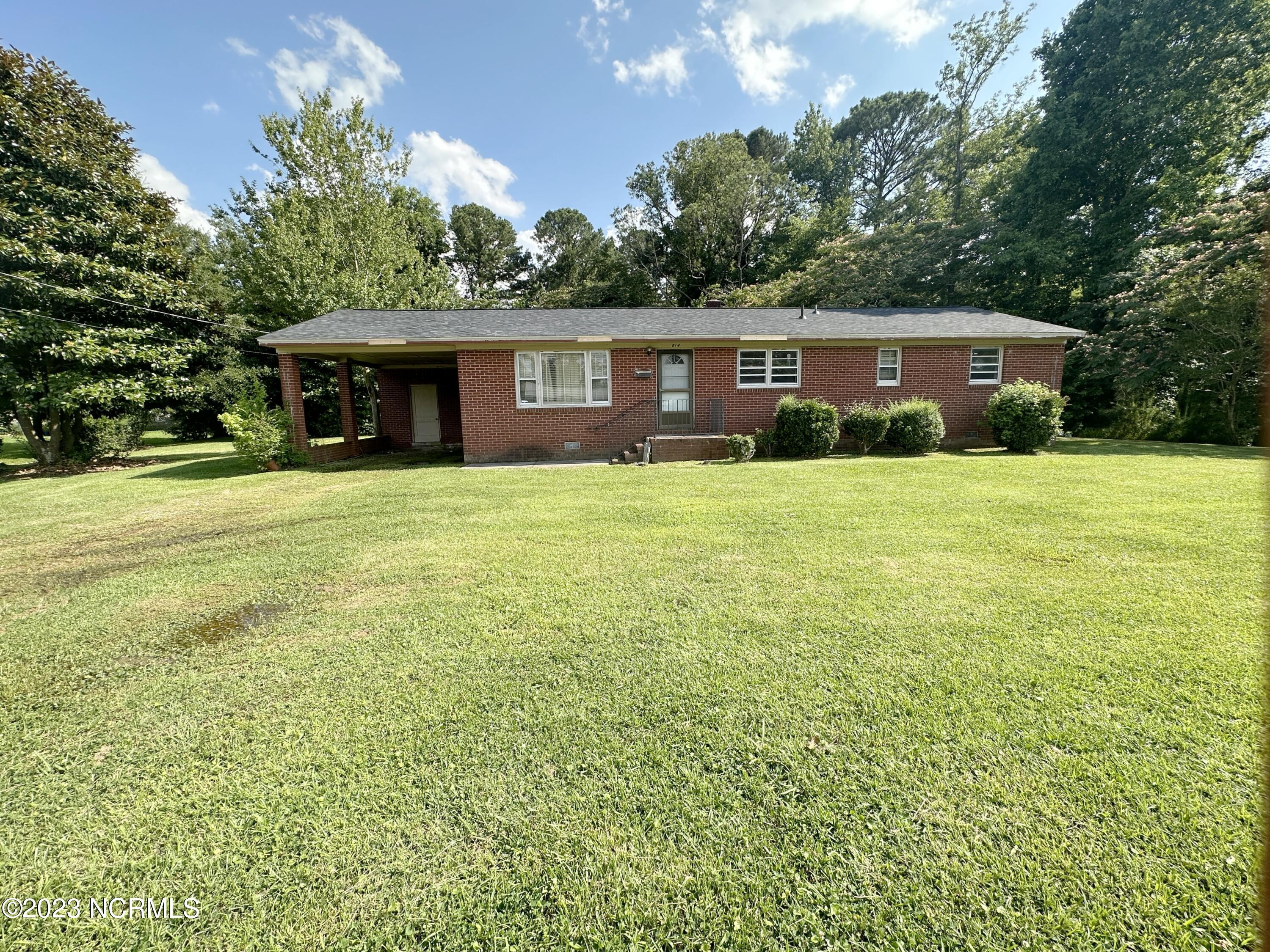 Property Image for 814 Country Club Road