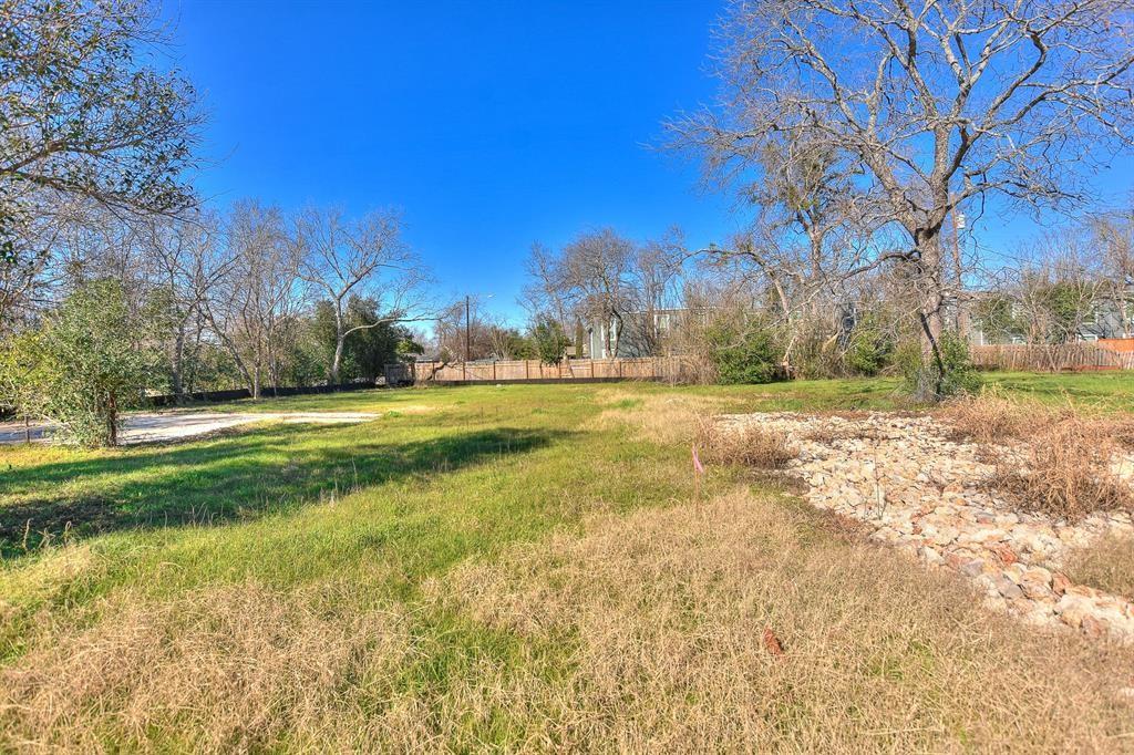 Property Image for 901 E. 14th LOT 4 ST