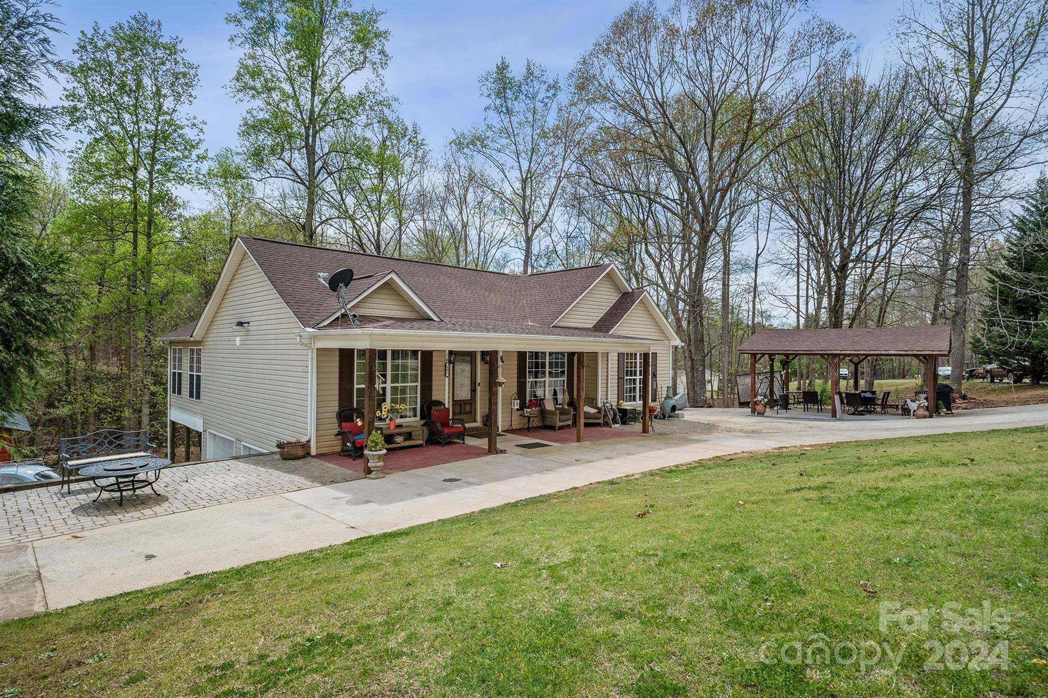 Property Image for 207 Olde Coach Lane