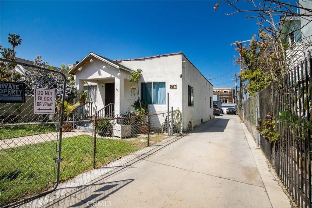 Property Image for 957 N Ardmore Avenue
