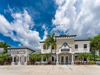 CENTURY 21 Selling Paradise