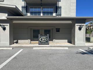 CENTURY 21 Circle