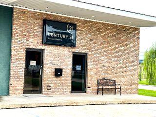 1425 West Tunnel Boulevard, office