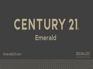 CENTURY 21 Emerald