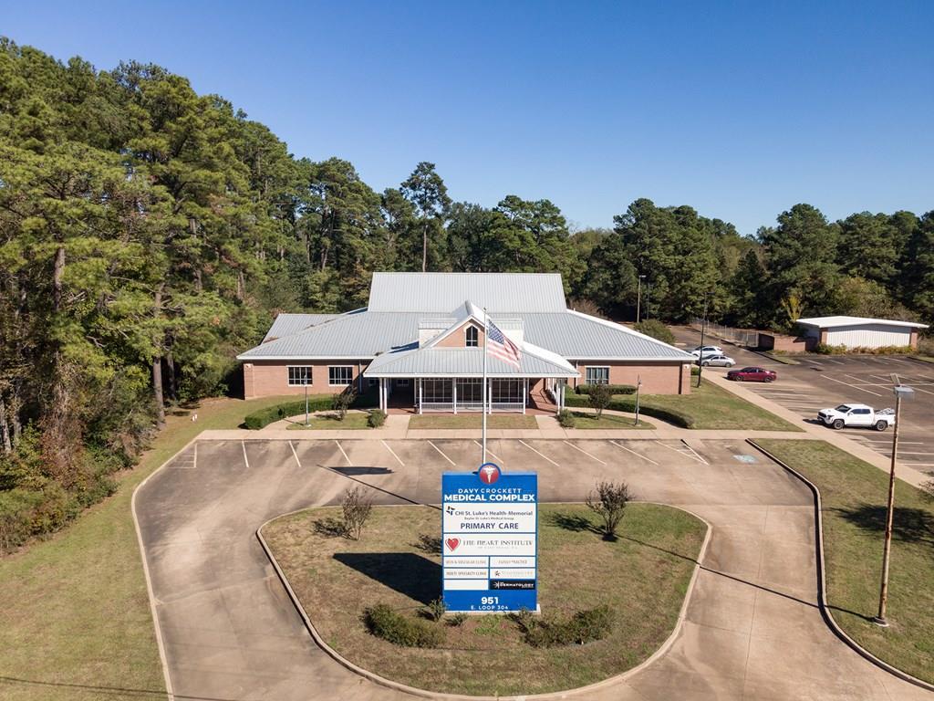 Property Image for 951 E Loop 304
