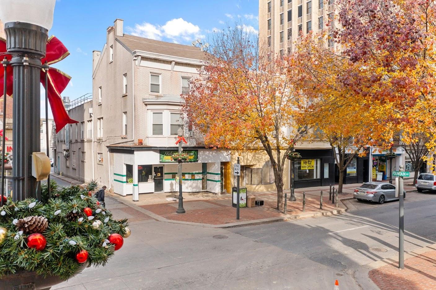 Property Image for 915 921 W Hamilton Street