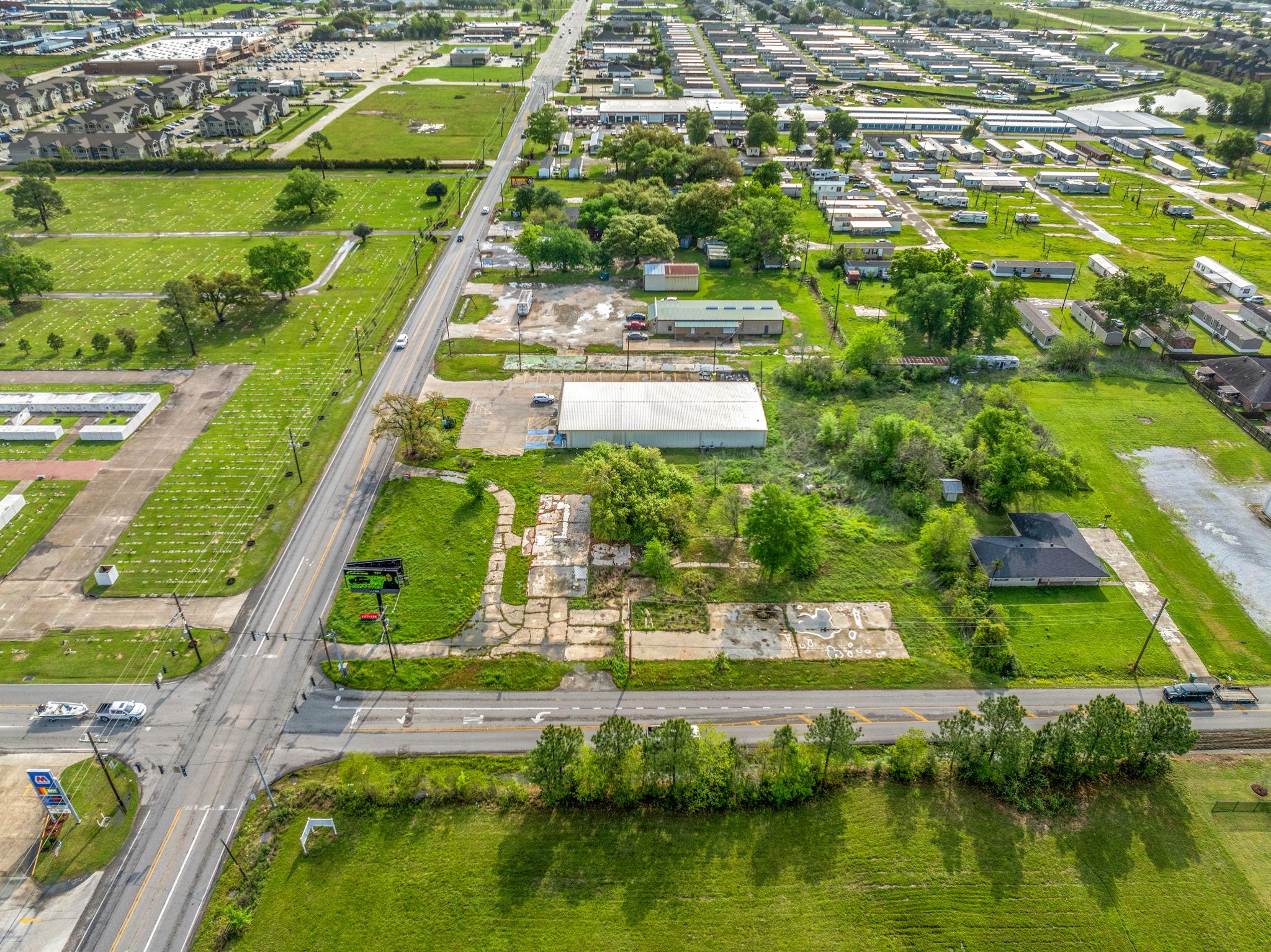 Property Image for 2323 Country Club Rd