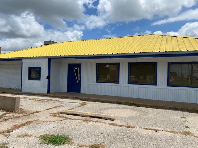 Property Image for 913 W. Maple