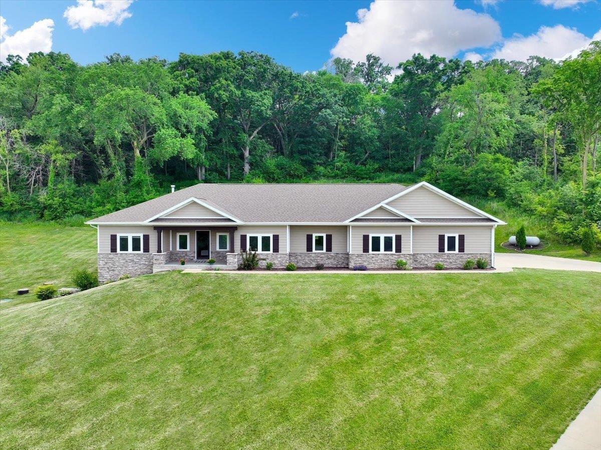 Property Image for 15945 Majestic Drive