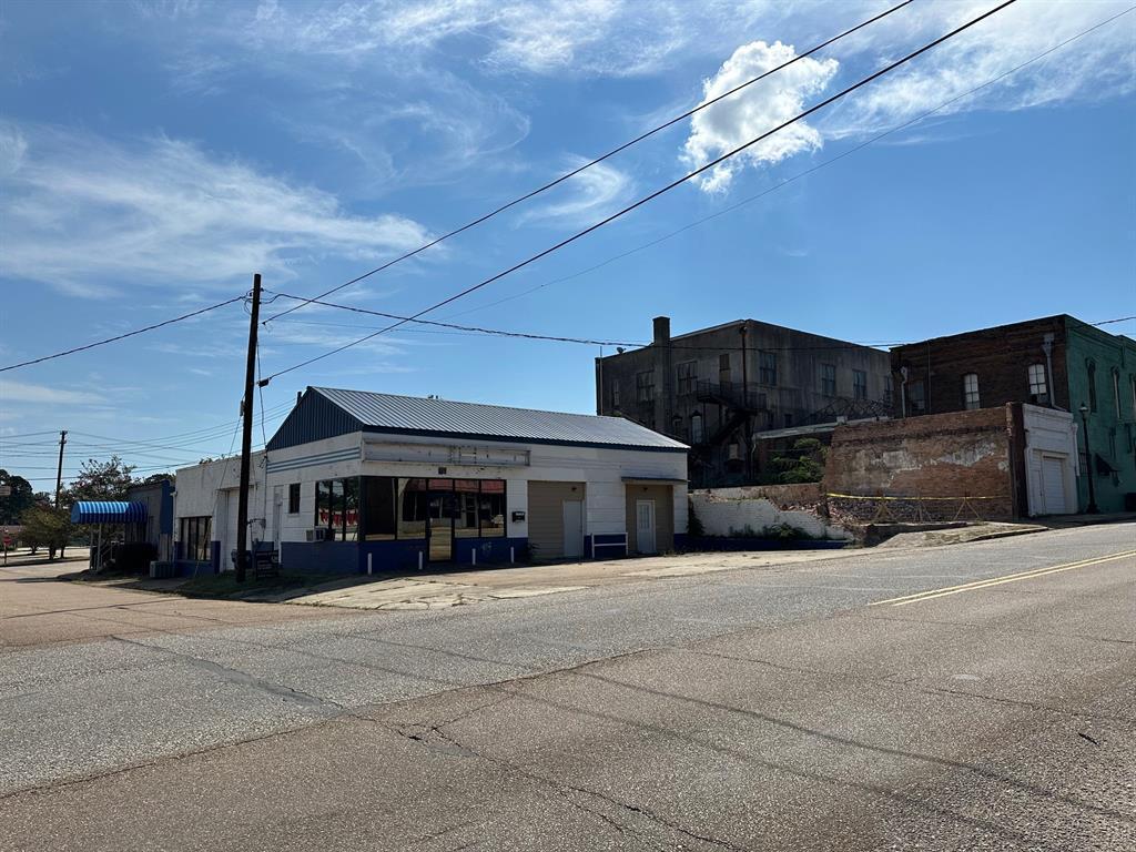 Property Image for 610 W Main Street