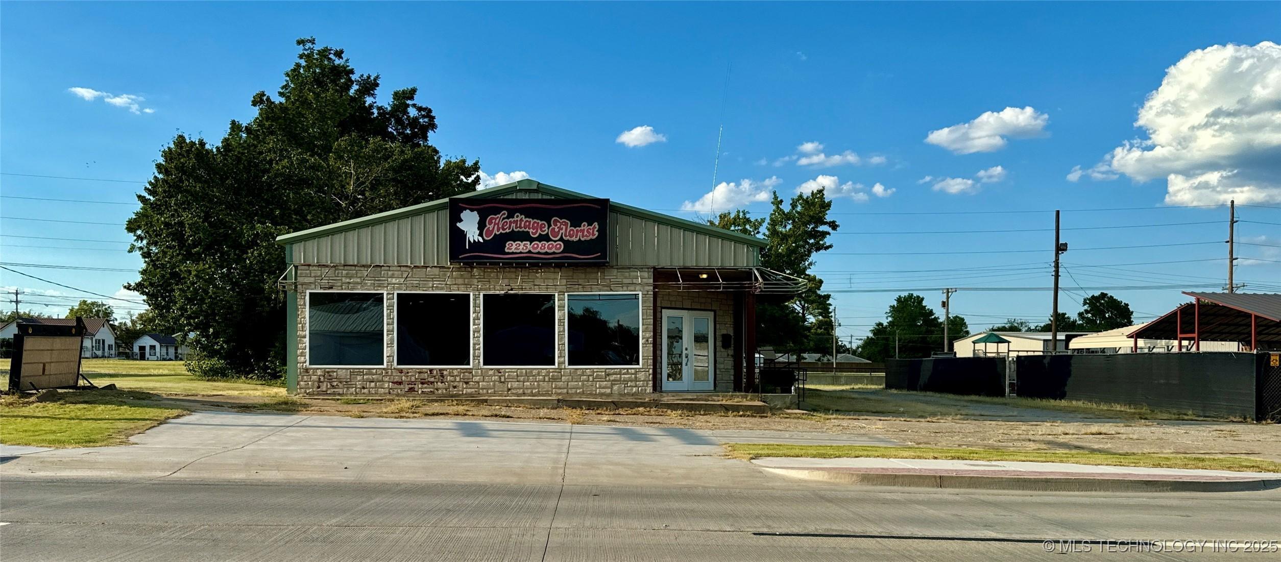 Property Image for 1122 E Main Street