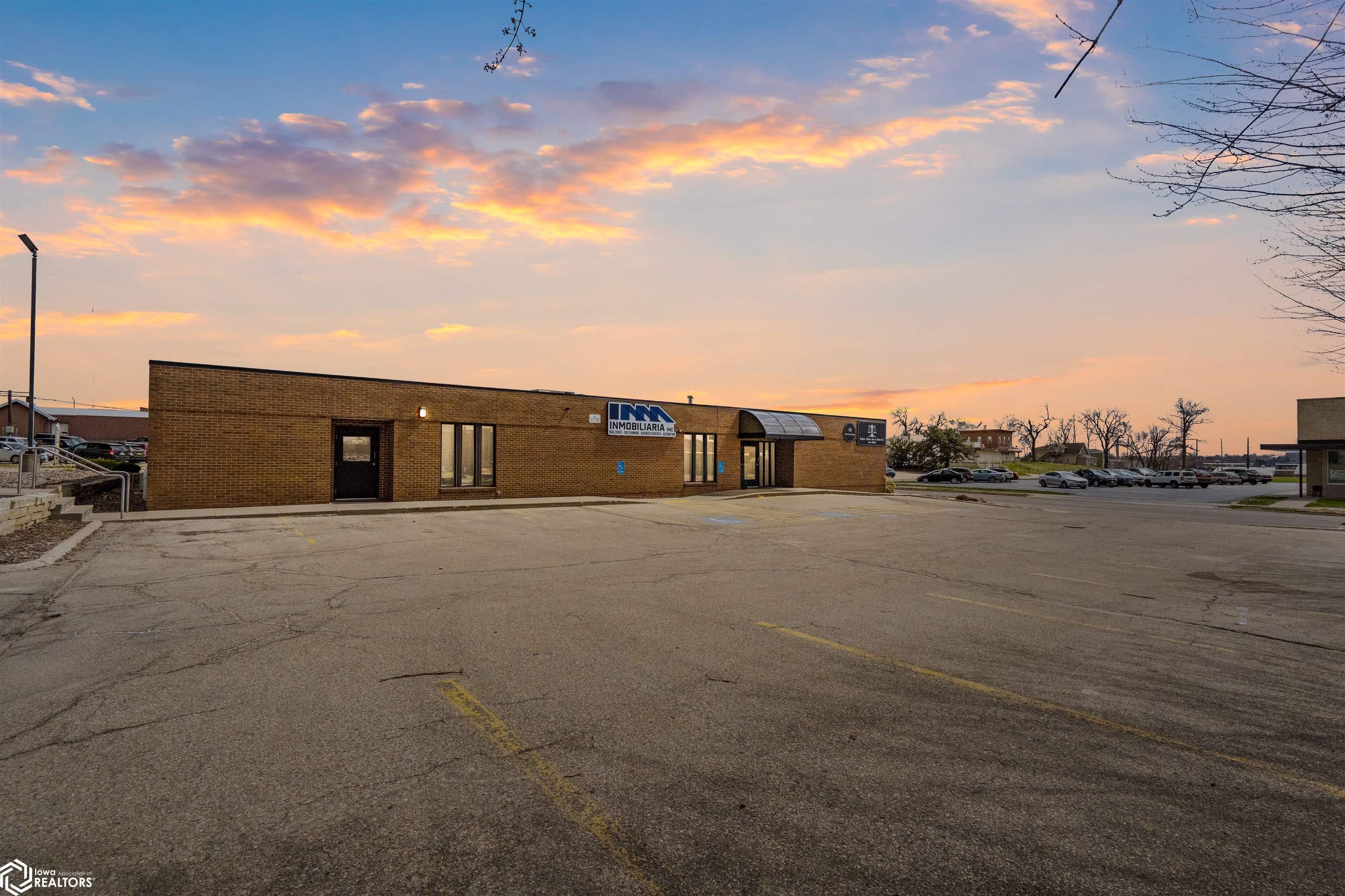 Property Image for 112 E Linn Street