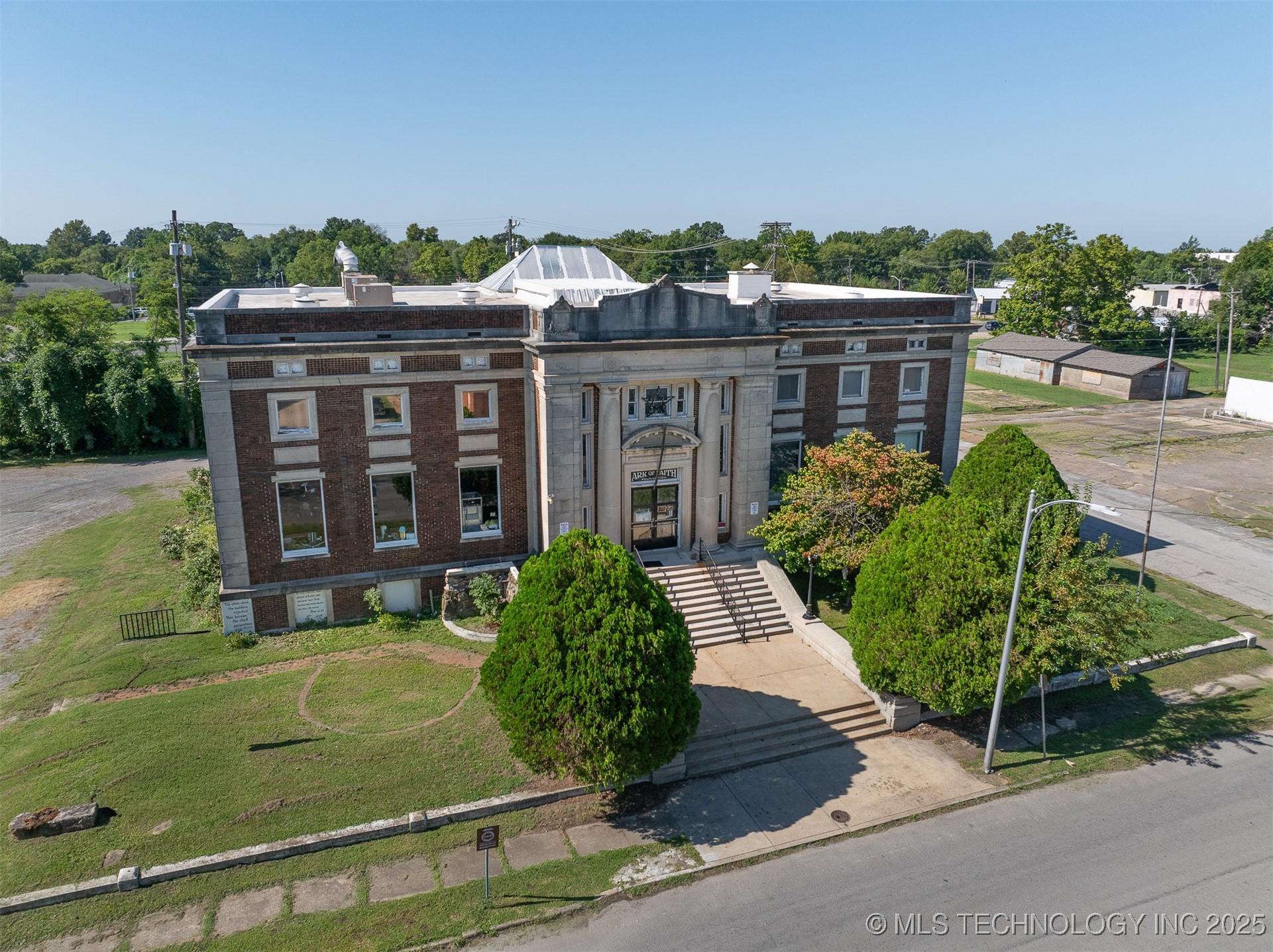 Property Image for 401 E Broadway