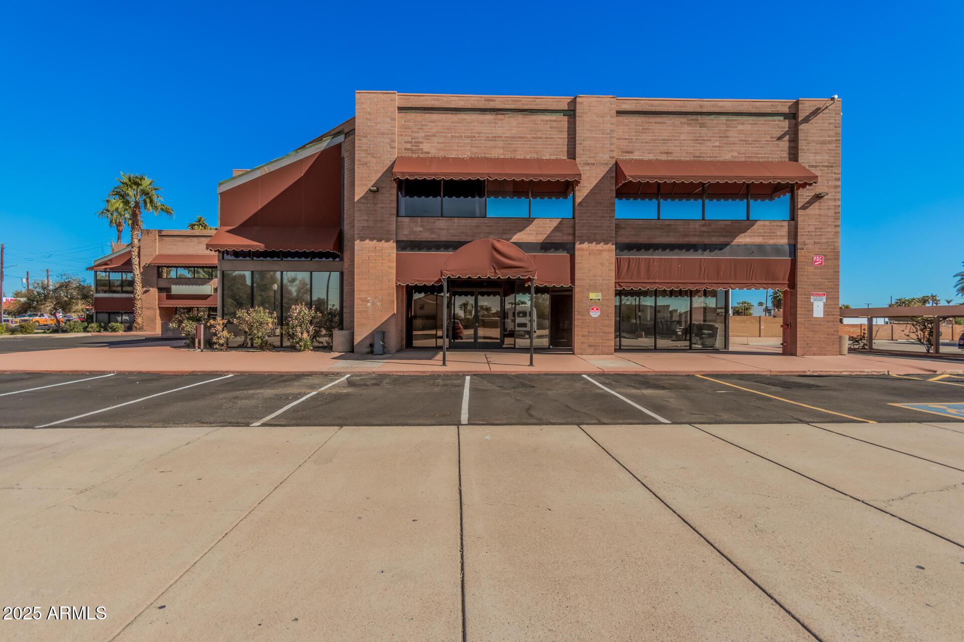 Property Image for 2727 W GLENDALE Avenue 1