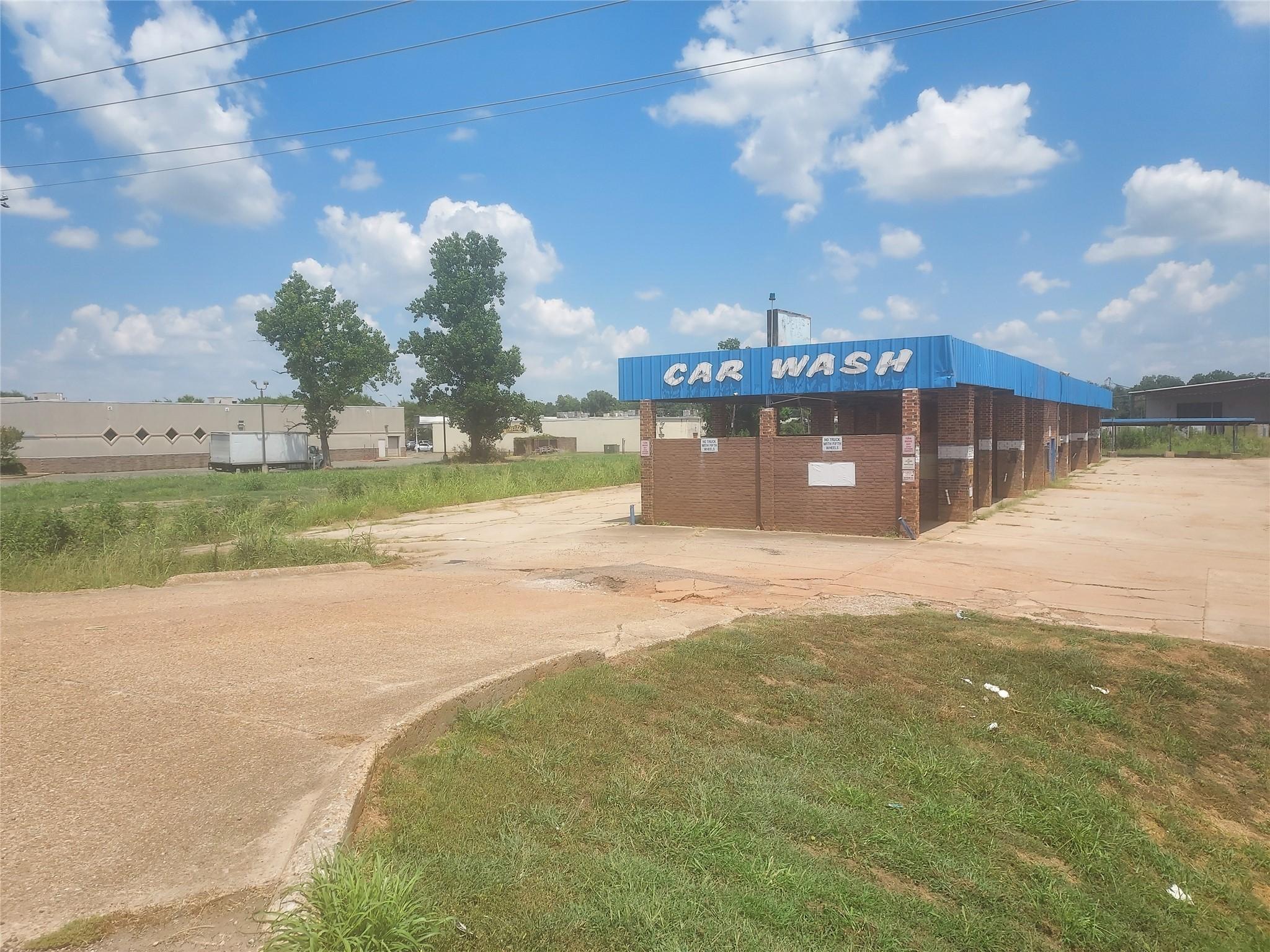 Property Image for 1826 North Market