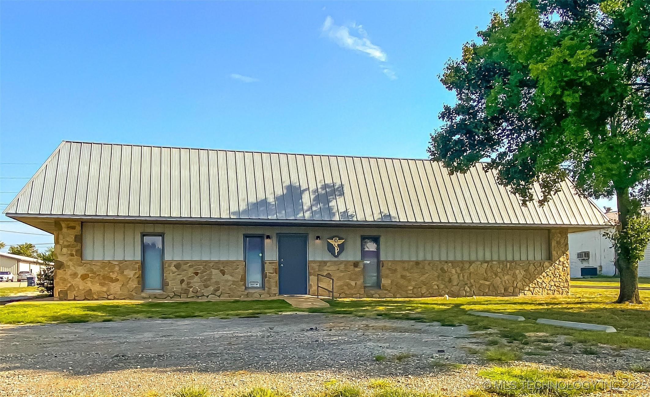 Property Image for 1236 E Main Street