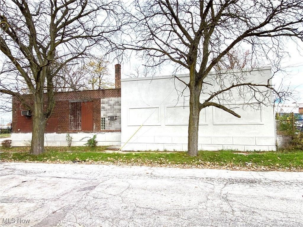 Property Image for 9123 Inman Avenue