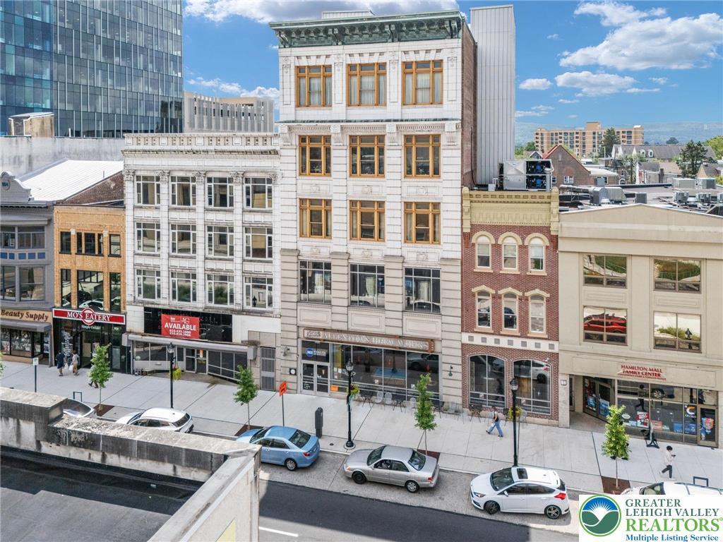 Property Image for 812 W Hamilton Street