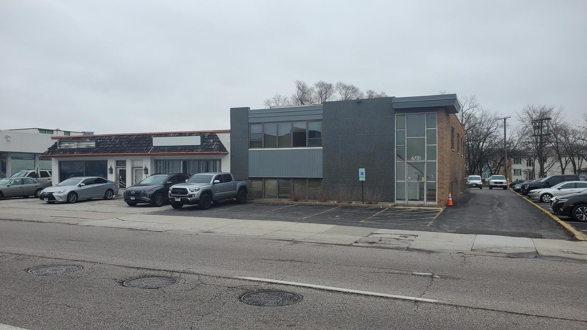 Property Image for 6731-6735 N Lincoln Avenue