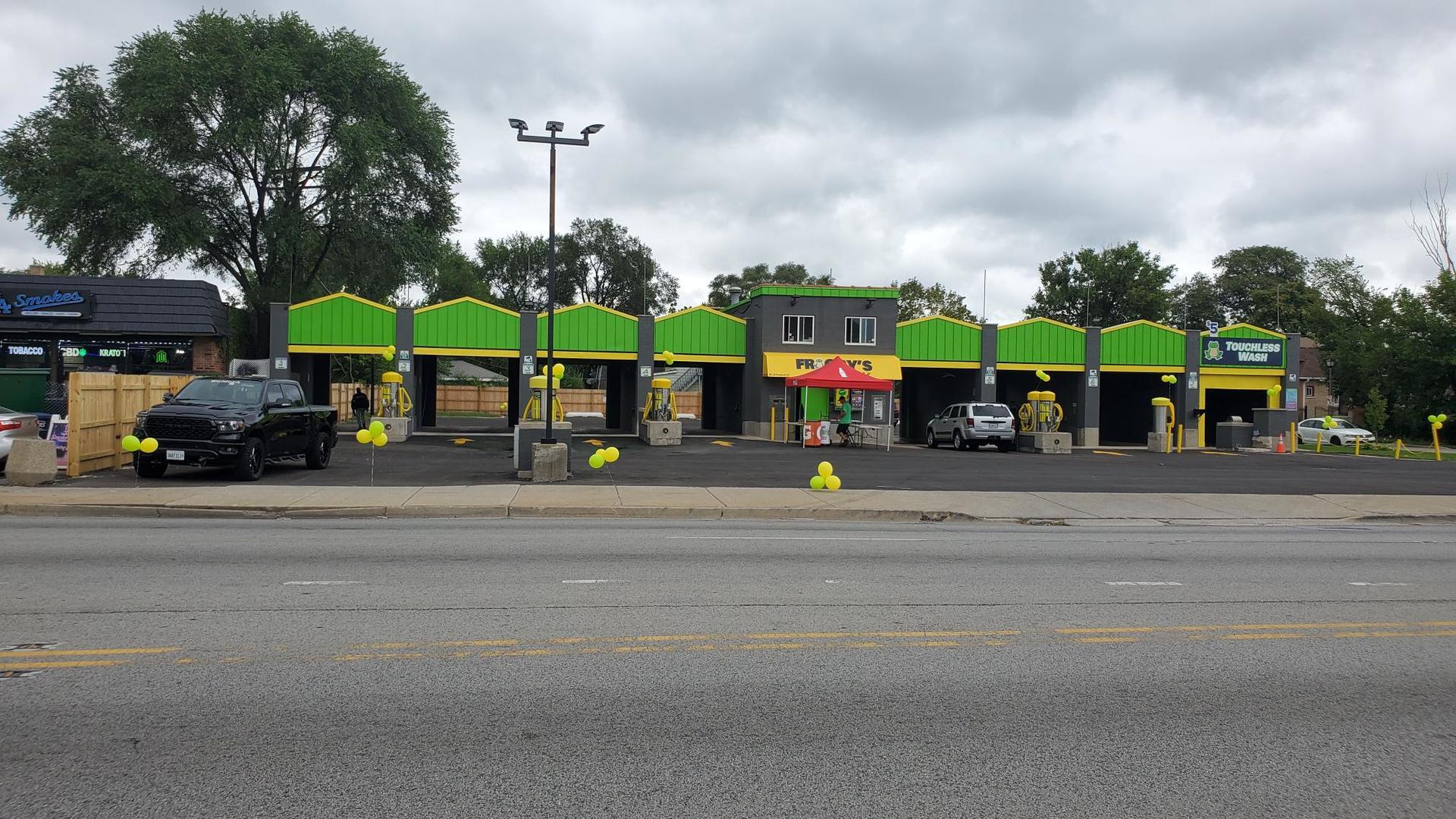 Property Image for 801 W Roosevelt Road