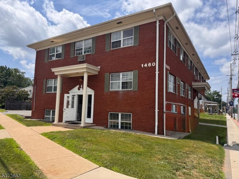 Property Image for 1460 Morris Ave