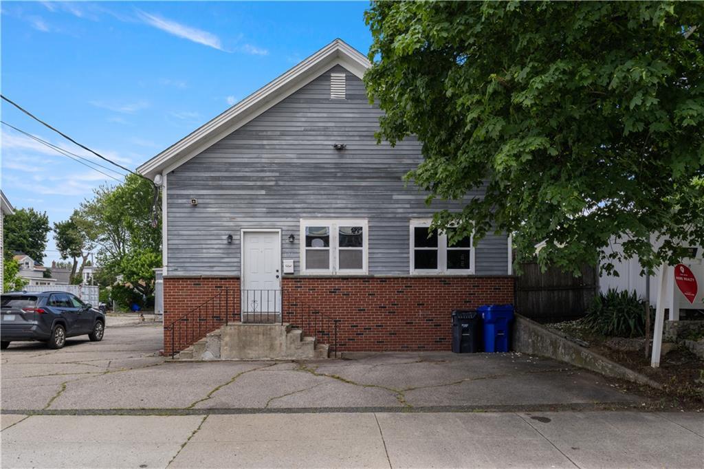 Property Image for 129 Warren