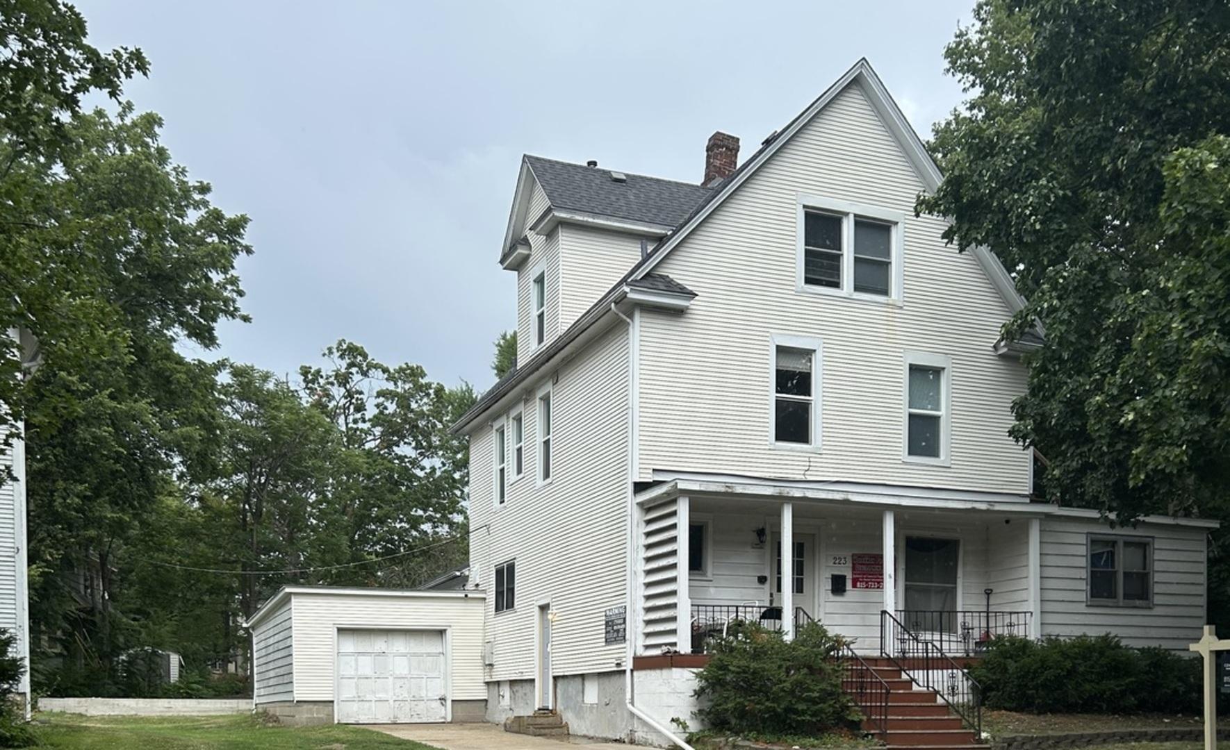 Property Image for 223 W Locust Street