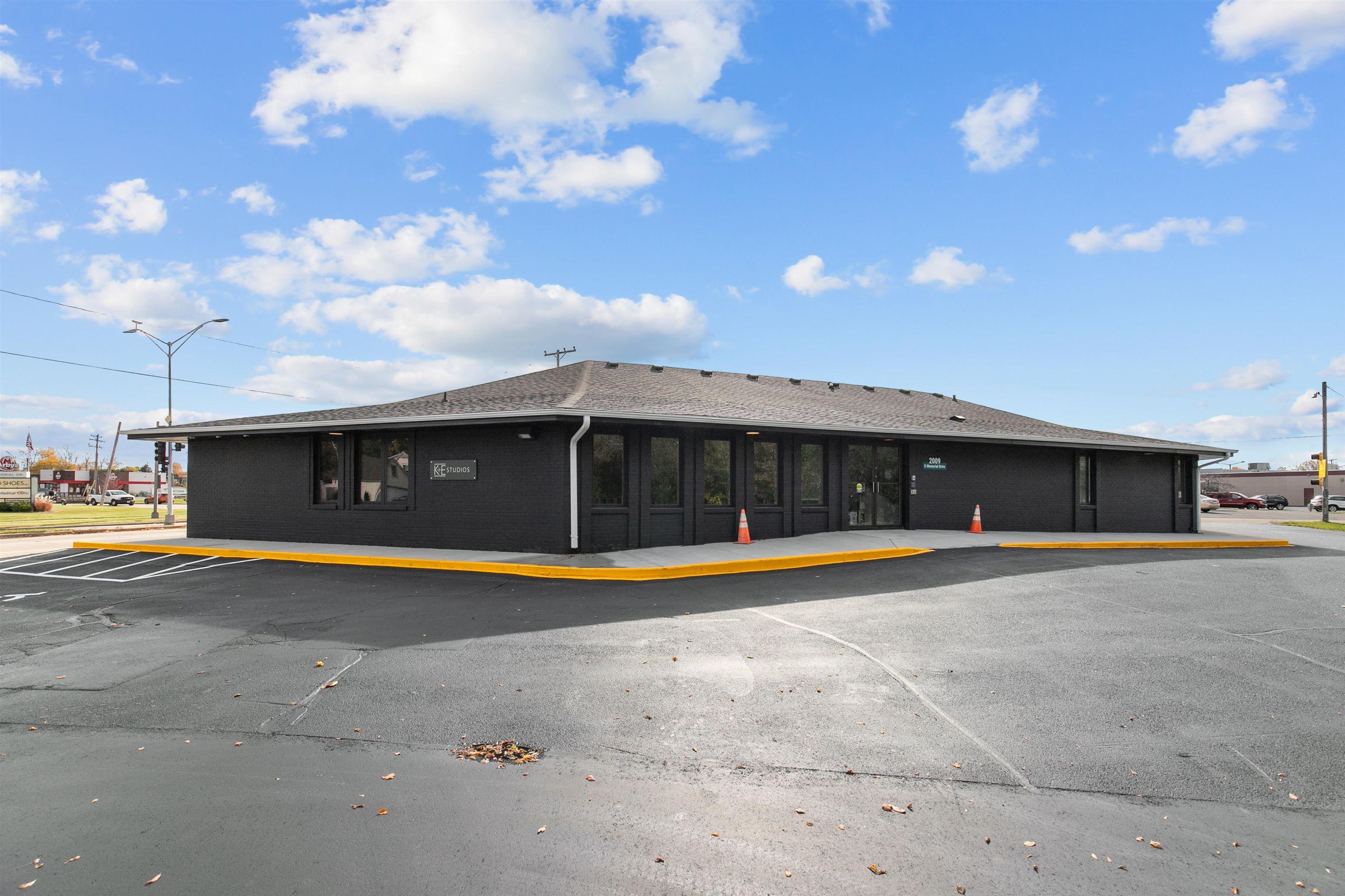 Property Image for 2009 S Memorial Drive