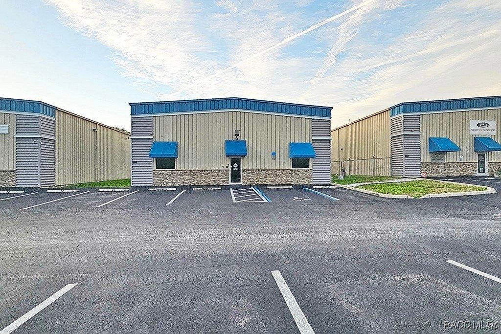 Property Image for 705 S Easy Street