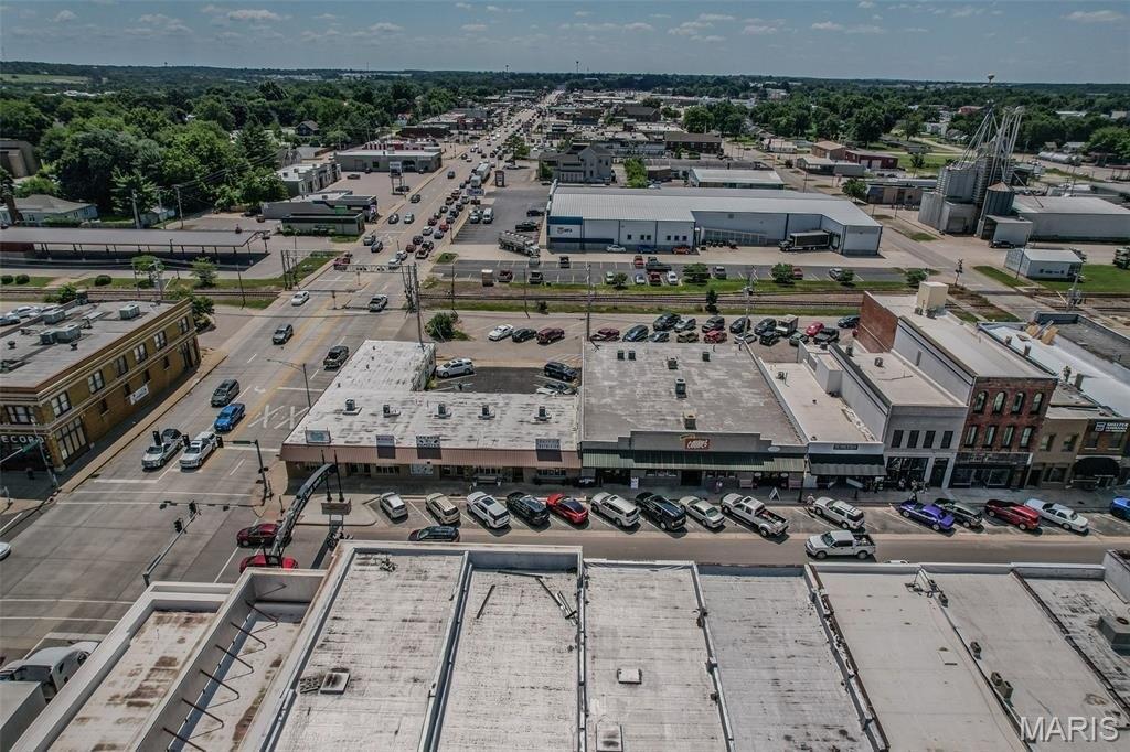 Property Image for 104 W Commercial Street