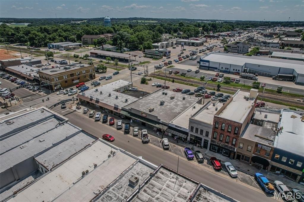 Property Image for 112 W Commercial Street