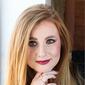 Headshot of Chelsea Groves