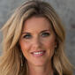 Headshot of Kelli Taylor
