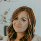 Headshot of Shelby Holly of Holly Homes