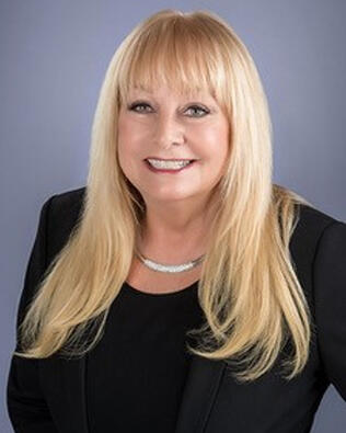 Headshot of Christine Ashton