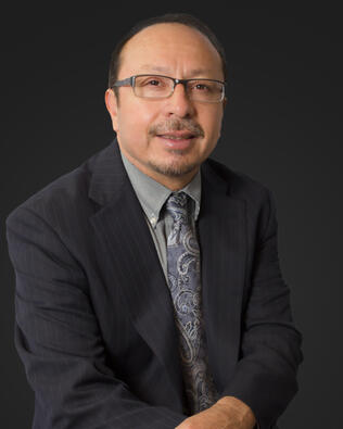 Headshot of Manuel Acuna