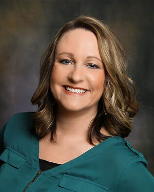 Headshot of Jennifer Burns