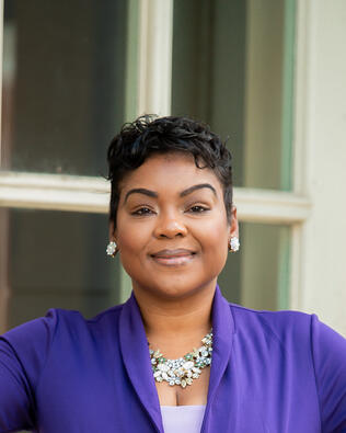 Headshot of Candice Stephens