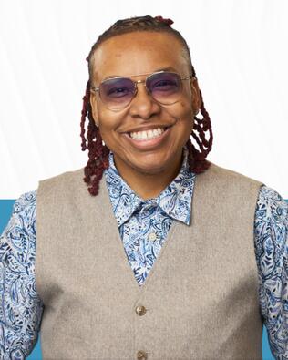 Headshot of Shara Carter