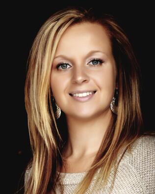 Headshot of Samantha Wallauz