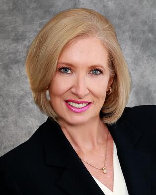 Headshot of Kerri Mizerak