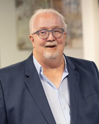 Headshot of Tom Knowlton
