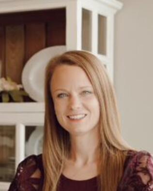 Headshot of Sarah Dugle