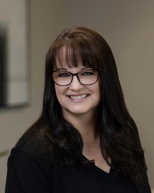 Headshot of Lisa Olson