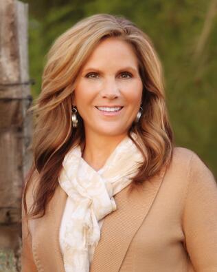 Headshot of Silvia Perkins