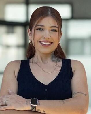 Headshot of Estefania Arana
